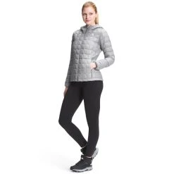 THE NORTH FACE Women’s ThermoBall Eco Hoodie -The North Face shop 2074639 003 alt5